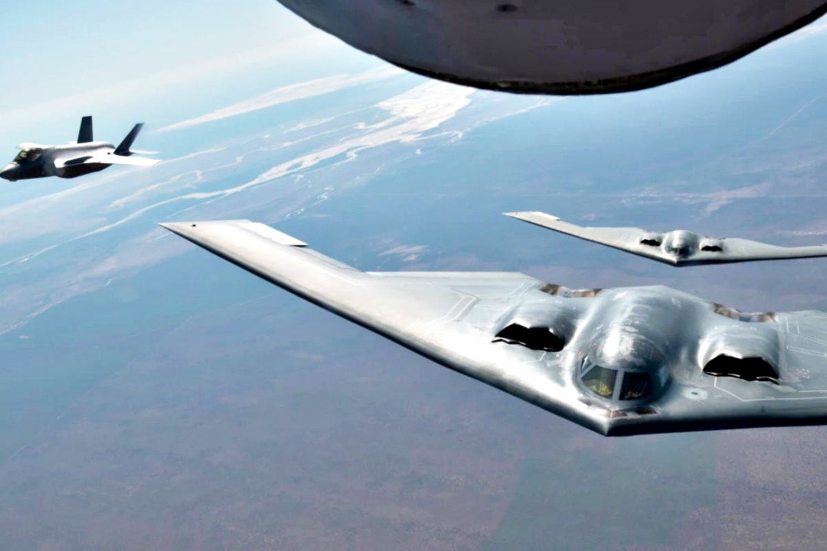 F 35%EC%99%80 %ED%95%A9%EB%8F%99 %ED%9B%88%EB%A0%A8 %EC%A4%91%EC%9D%B8 B 2 %ED%8F%AD%EA%B2%A9%EA%B8%B0 VOA